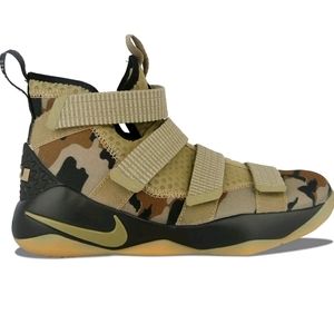 Nike lebron boys basketball sneakers size 2y camo
